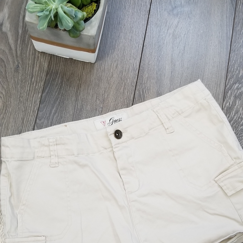 Guess Cream Shorts Size 30